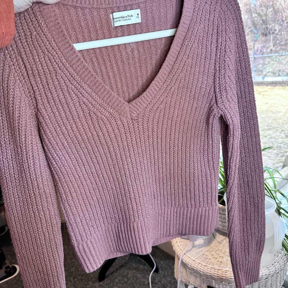 Abercrombie & Fitch Mauve V-Neck Sweater